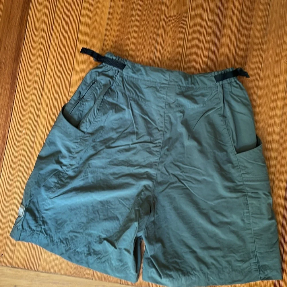 REI Cargo Sahara shorts 100% quick dry nylon for active sports - Picture 5 of 8